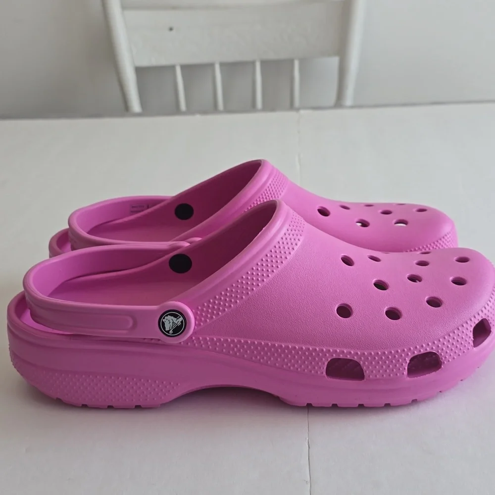 NWT Crocs Classic Pink Adult Size 13